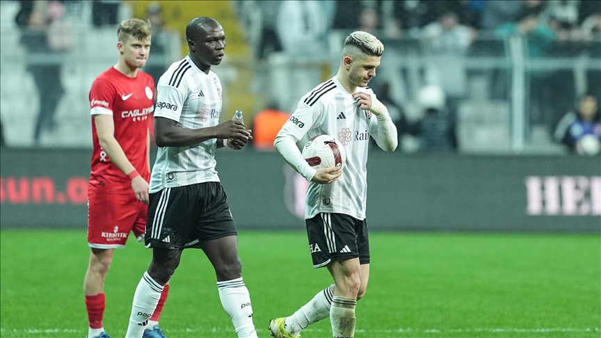 Beşiktaş sahasında Bitexen Antalyaspor'a kaybetti