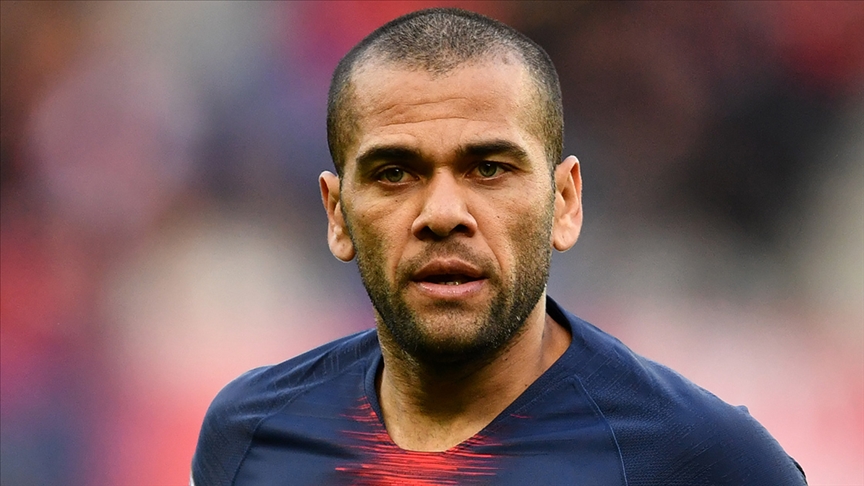 Futbolcu Dani Alves 1 milyon avro kefalet ödeyerek cezaevinden çıktı