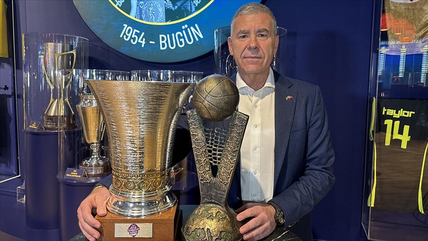 Fenerbahçe yöneticisi Kemal Danabaş: İnşallah bu kupalar, gelecekteki kupaların habercisi olur