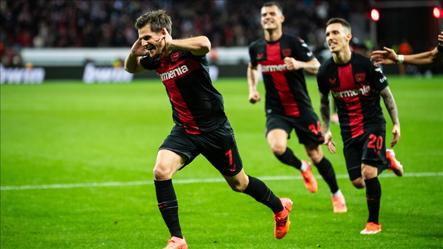 Bayer Leverkusen, Bundesliga'da ilk şampiyonluğunu garantiledi