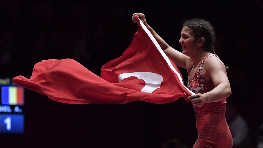 Milli güreşçi Nesrin Baş, Paris 2024 Olimpiyat Oyunları'na kota aldı