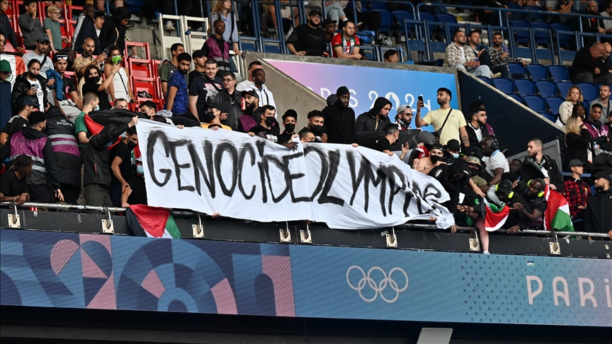 Olimpiyatlardaki futbol maçında İsrail'i protesto için 