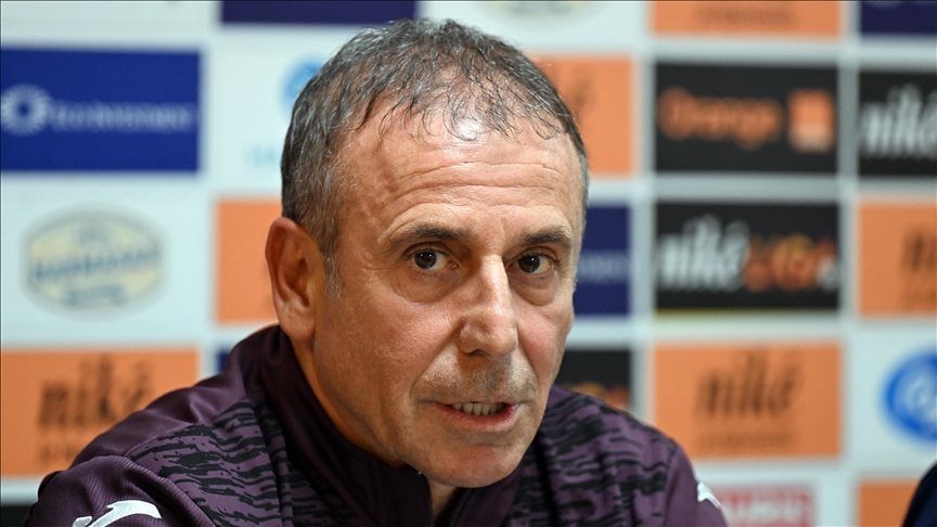 Trabzonspor Teknik Direktörü Avcı: Taraftara hayaller kurduran bir oyun ve skorla kazanarak buradan ayrılmak istiyoruz