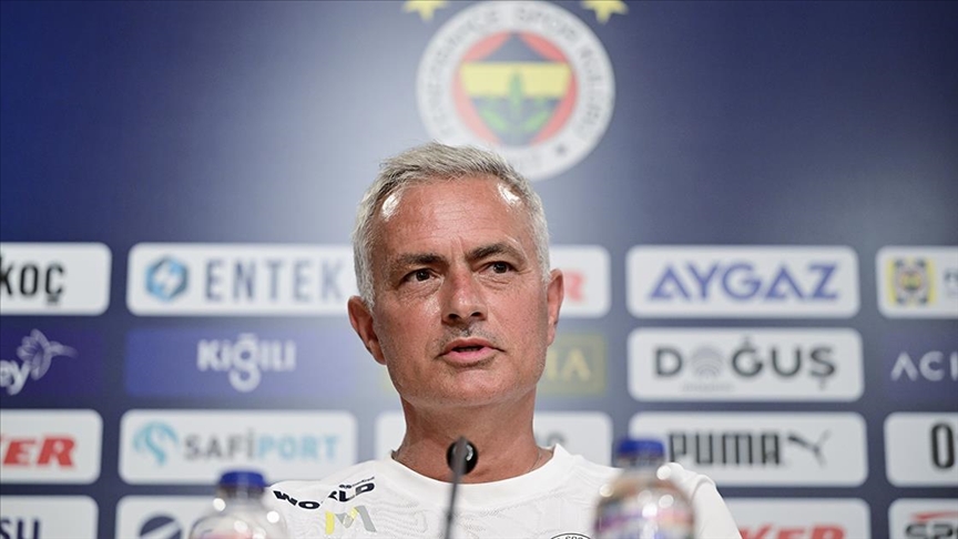 Fenerbahçe Teknik Direktörü Mourinho: Şampiyonlar Ligi'ne katılmak için elimizden geleni yapacağız
