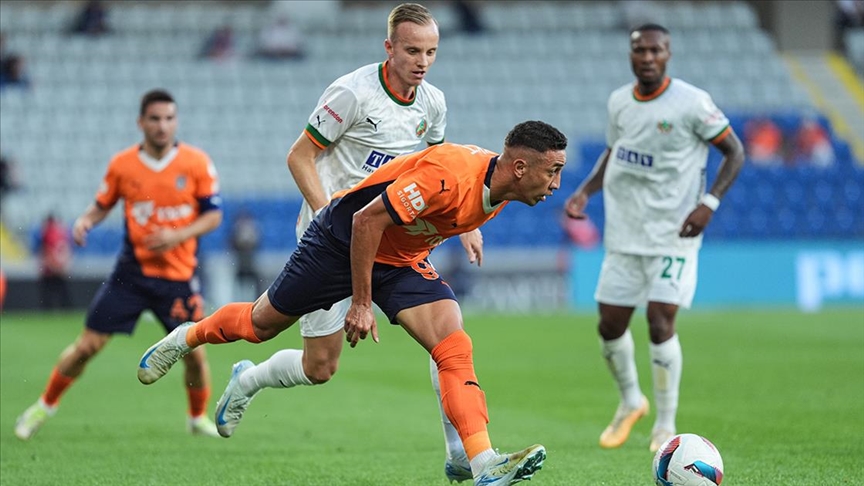 RAMS Başakşehir Corendon Alanyaspor'u sahasında mağlup etti