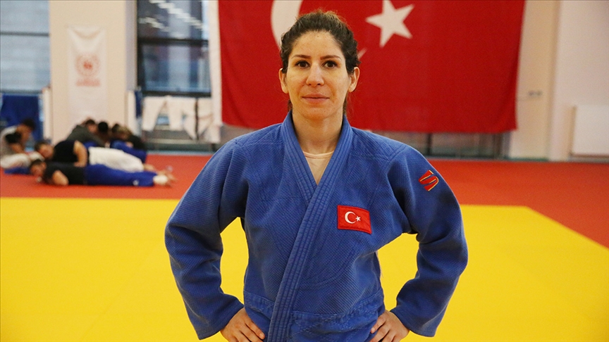 Paris'te para judoda Ecem Taşın Çavdar yarı finale çıktı