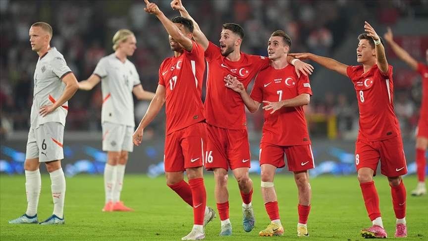 Türkiye, İzlanda'yı 3 golle geçti