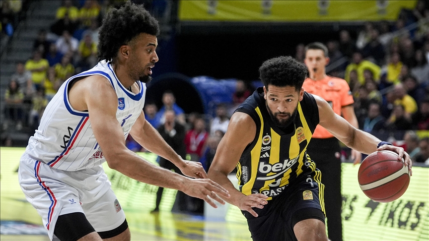 Fenerbahçe Beko, konuk ettiği Anadolu Efes'i yendi