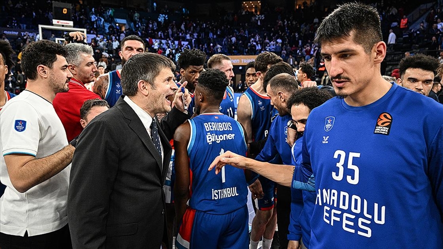 Anadolu Efes, THY Avrupa Ligi'nde Zalgiris'e yenildi