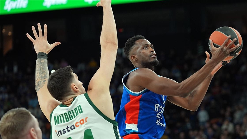 Anadolu Efes, Yunan ekibi Panathinaikos AKTOR'u yendi