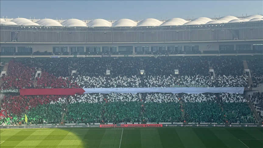 Bursaspor tribünlerinden 