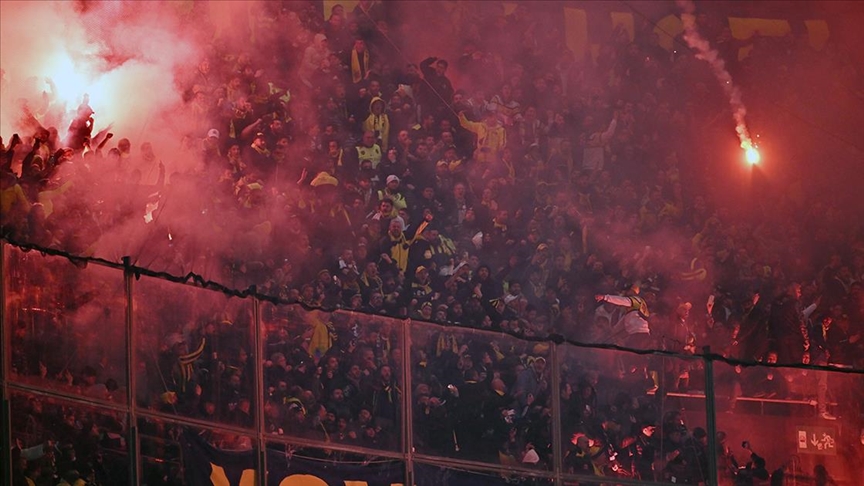 Galatasaray-Fenerbahçe derbisinde stat içi ve dışında taşkınlık çıkaran 71 kişi hakkında işlem yapıldı