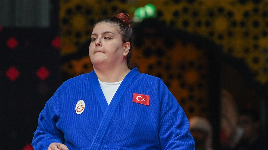 Milli judocu Hilal Öztürk'ten Azerbaycan'da gümüş madalya