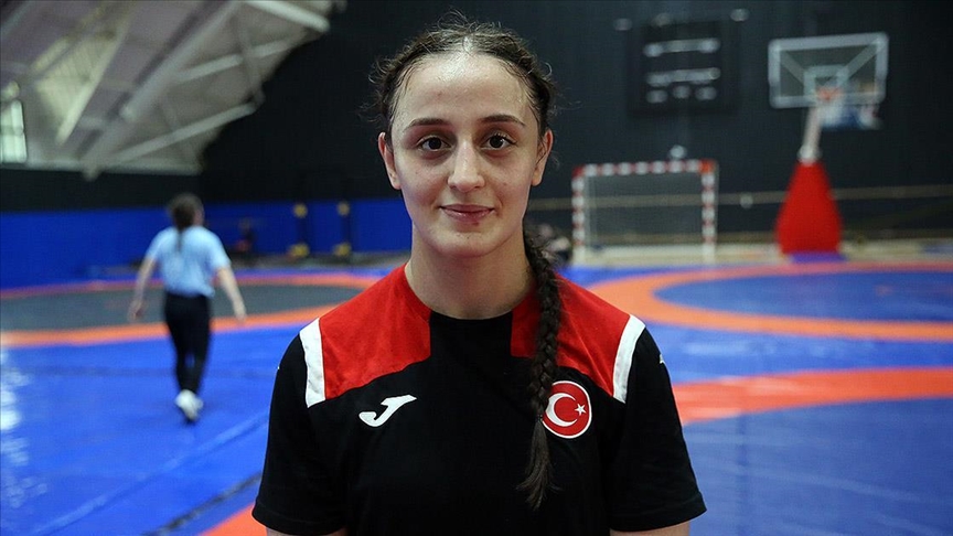 Milli güreşçi Selvi İlyasoğlu, Avrupa şampiyonluğu için mücadele ediyor