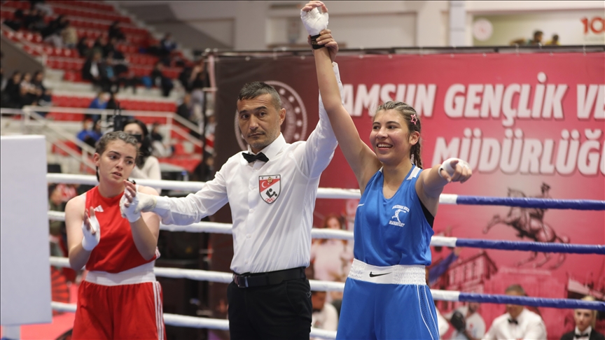 Samsun'da 22 Yaş Altı, Genç ve Yıldız Kadınlar Türkiye Boks Şampiyonası devam ediyor
