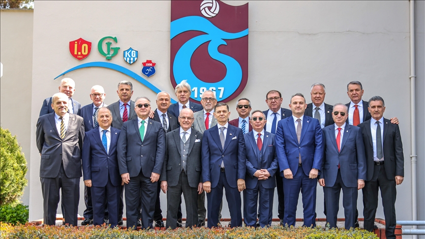 Süper Lig'in şampiyon kulüplerinin divan başkanları Trabzon'da bir araya geldi