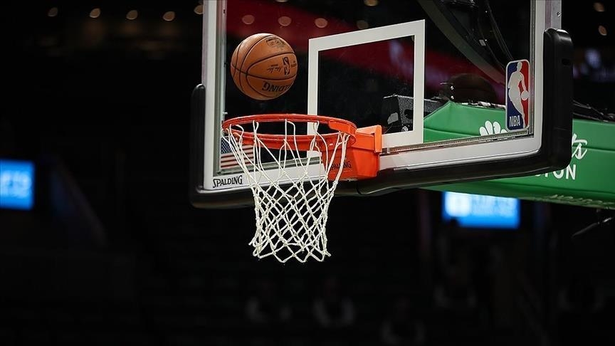 NBA'de Lakers, Doncic'in 39 sayılık performansıyla Rockets'ı farklı yendi