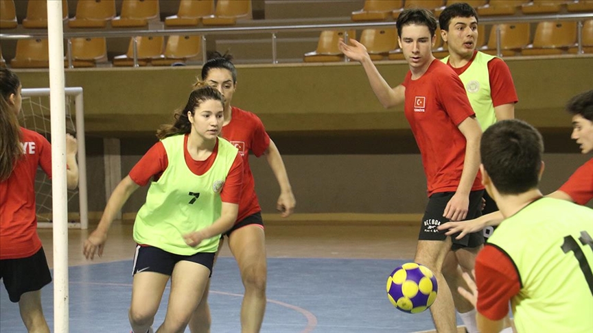 Dünya şampiyonasına hazırlanan 19 Yaş Altı Korfbol Milli Takımı'nda hedef ilk 8