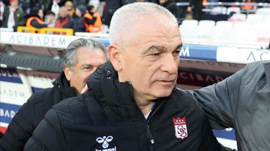 Sivasspor Teknik Direktörü Çalımbay: Kalan maçlarımızı güzel bir şekilde bitirmeye çalışacağız