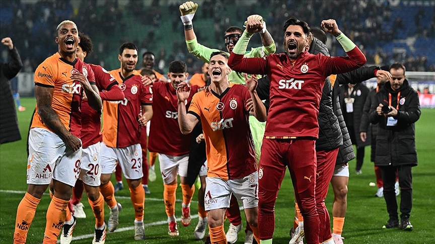 Galatasaray, 30 sezonda lider girdiği son 8 haftada şampiyonluk vermedi