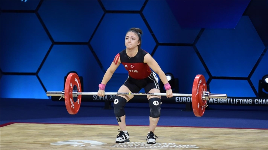 Milli halterci Cansu Bektaş, peş peşe 3'üncü Avrupa şampiyonluğuna ulaştı