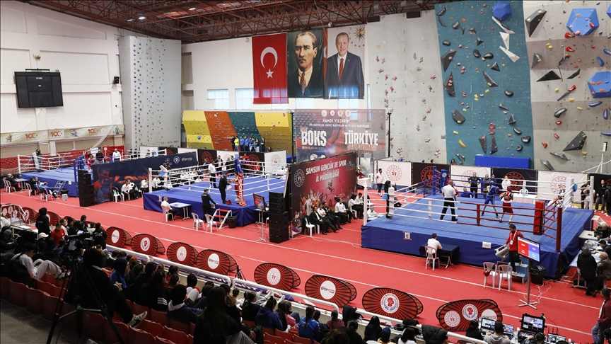 Samsun'da 22 Yaş Altı, Genç ve Yıldız Kadınlar Türkiye Boks Şampiyonası sürüyor