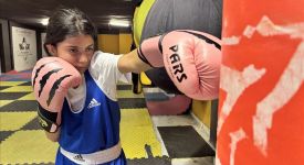 Siirtli 11 yaşındaki Eylül, boksta şampiyon babasının izinden gidiyor