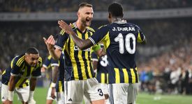 Fenerbahçe, Feyenoord'u 5 golle geçerek adını play-off turuna yazdırdı